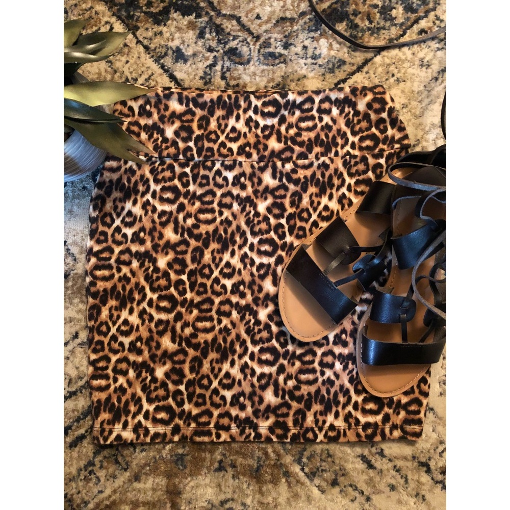 Leopard Print mini skirt